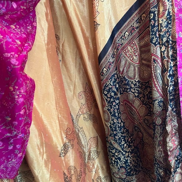 WEVEZ Silk Wrap Magic Sari Skirt One Size - Picture 3 of 8